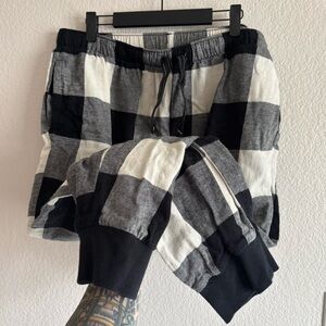 Like New Old Navy Black and Gray Flannel PJ Pants